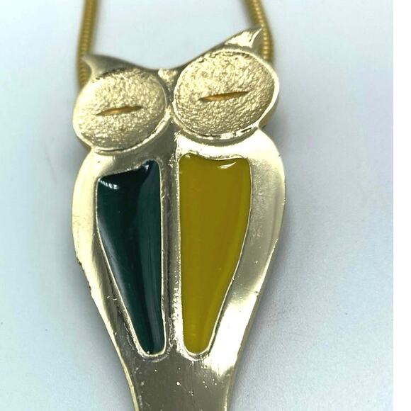 Vintage Gold tone with Green And Yellow enamel Owl Pendant Necklace boho 70s - Picture 6 of 8